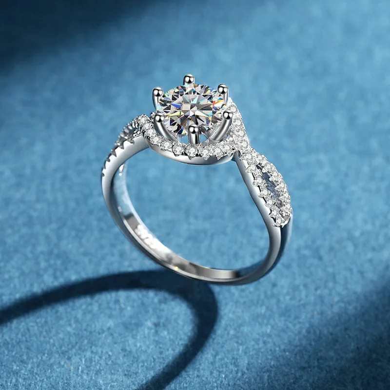 Изысканное классическое кольцо VVS1 с муассанитом и бриллиантом 0 5/1 карата из