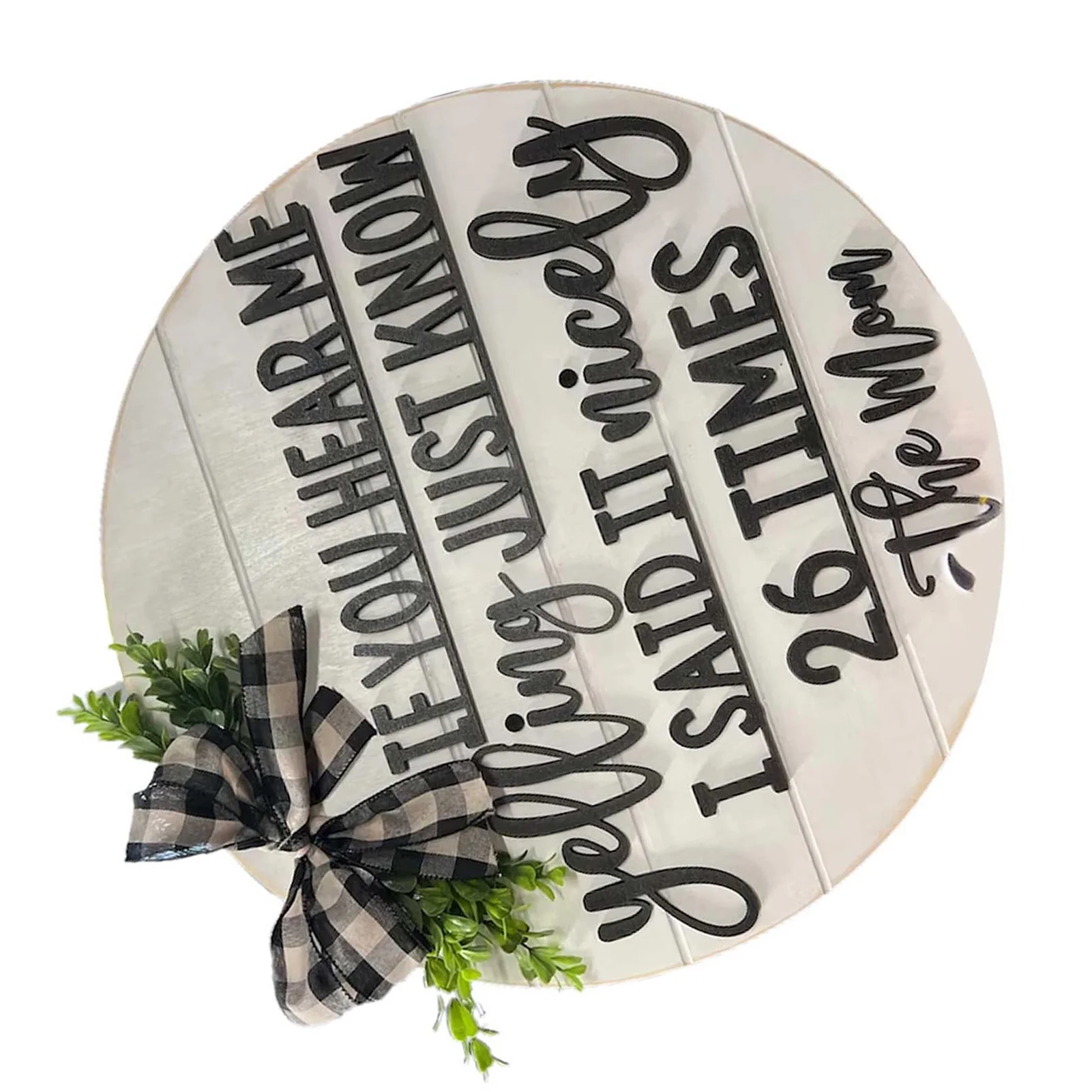 

Деревянная подвеска на день матери, настенная табличка круглой формы с клетчатым принтом, лента с бантом для входной двери, деревенский дом
