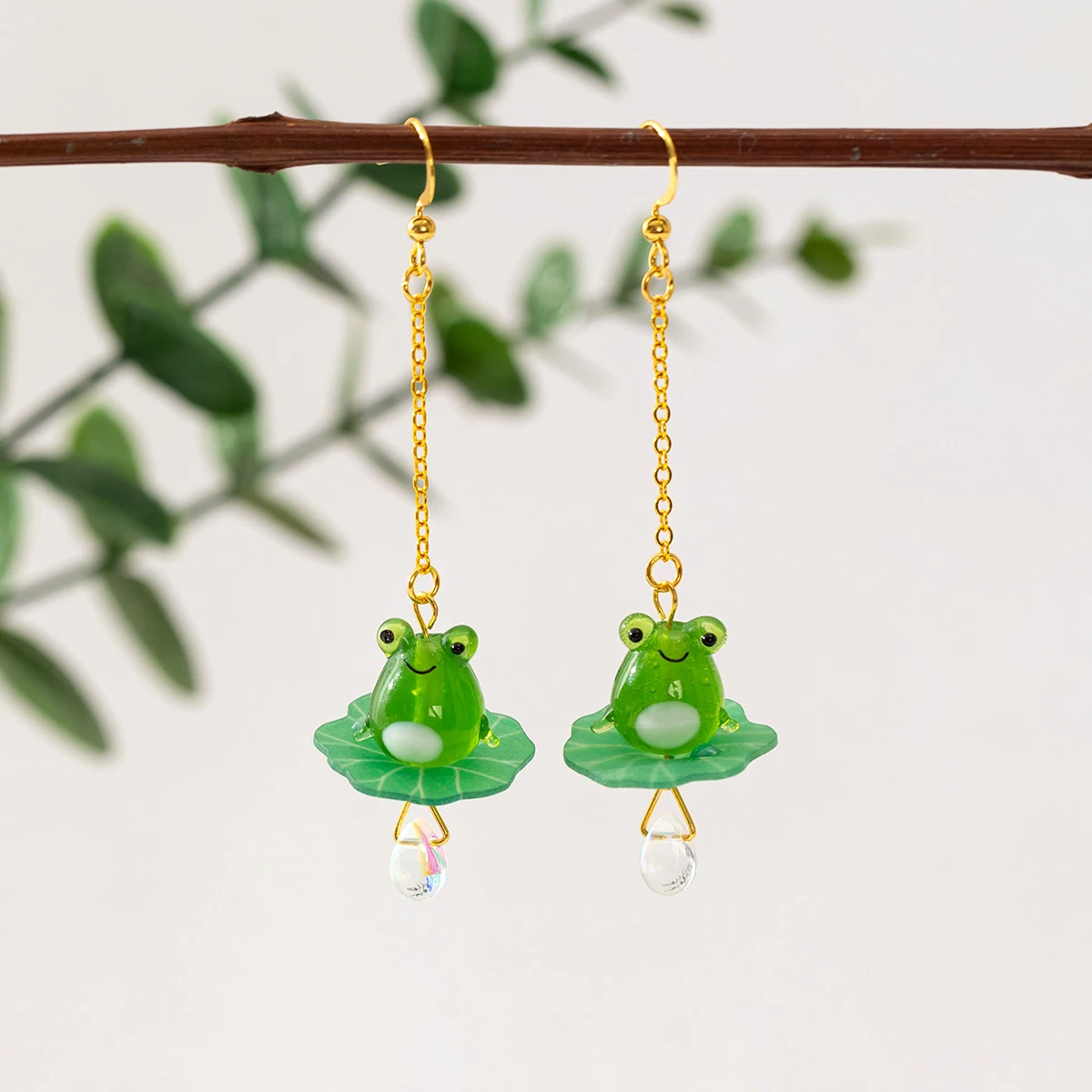 Стеклянные серьги-подвески в виде лягушки и цветочных лепестков