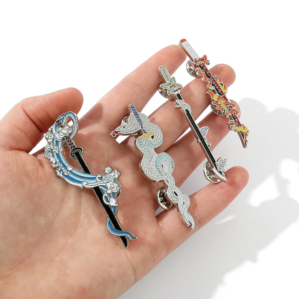 

Demon Slayer Metal Brooch Kimetsu No Yaiba Kamado Tanjirou Katana Shaped Brooch Cosplay Prop Accessories