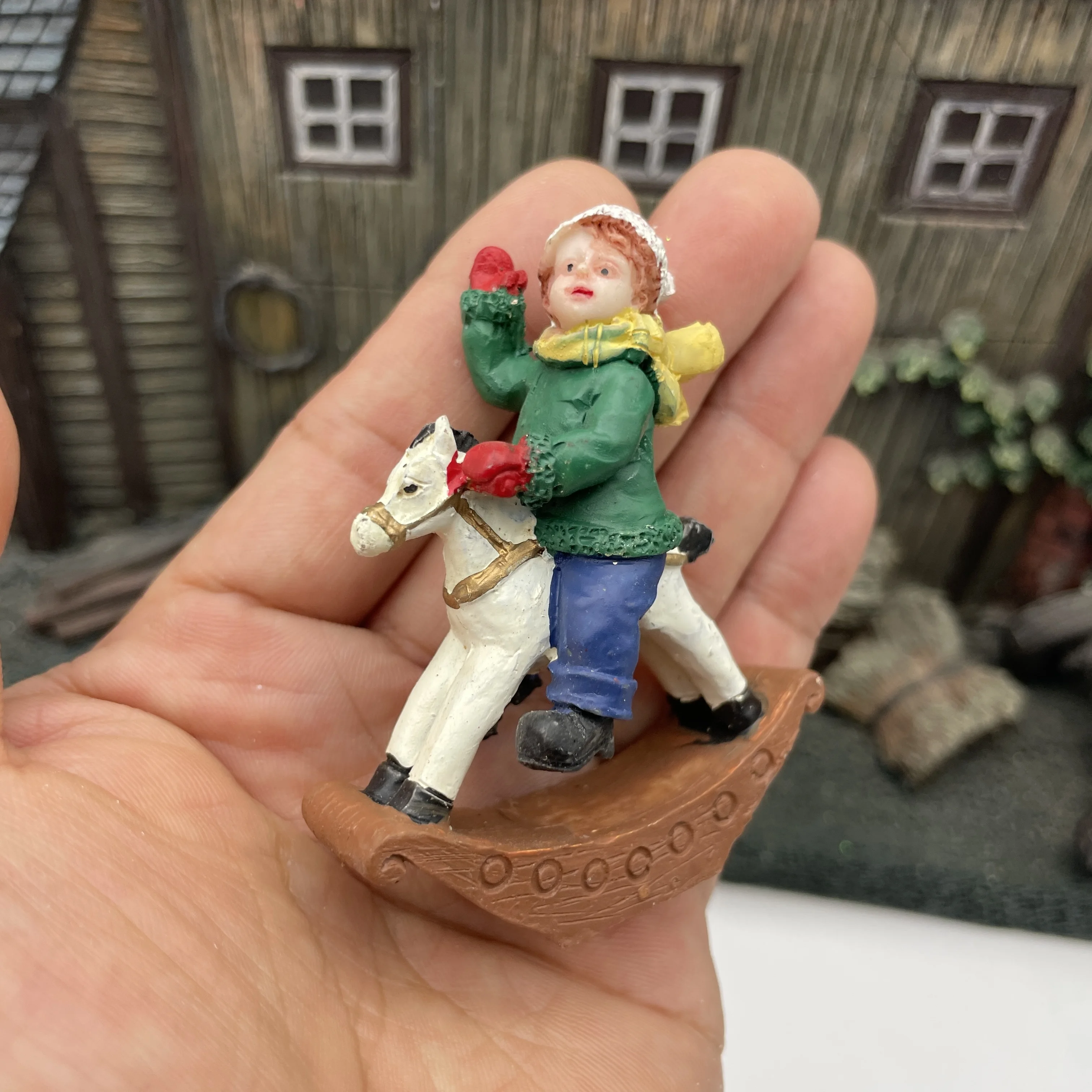 

Миниатюры из полимерной смолы для декора