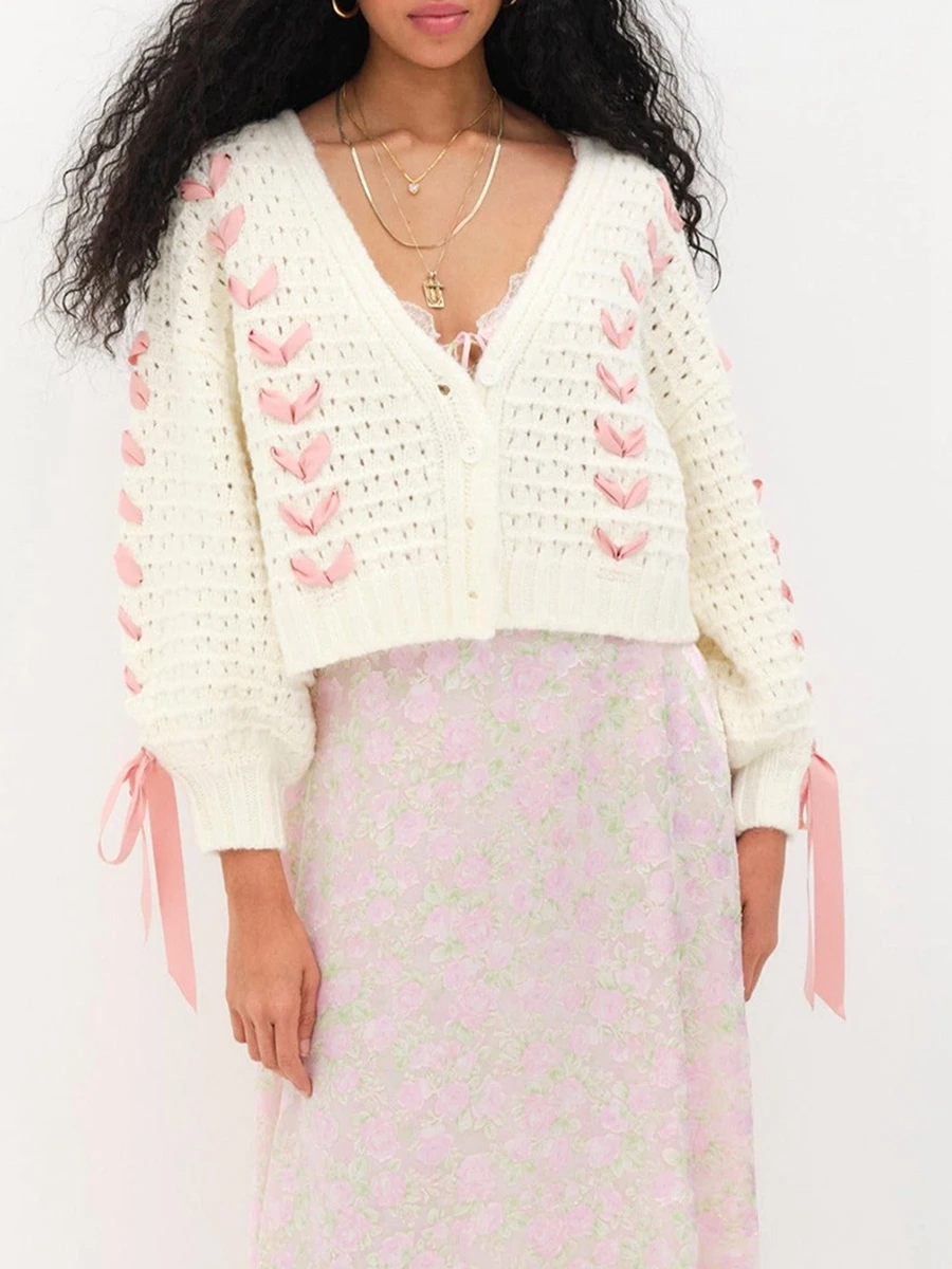 Женский укороченный кардиган с длинными рукавами контрастного цвета v-образным