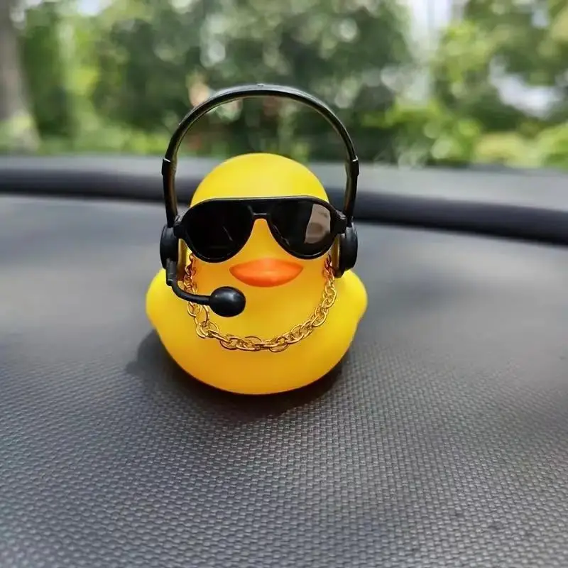 

Резиновая утка, милая резиновая утка, игрушки для вечеринки, украшения для приборной панели автомобиля с мини-солнцезащитными очками, шляпа-трубка, ожерелье, шарф, наушники