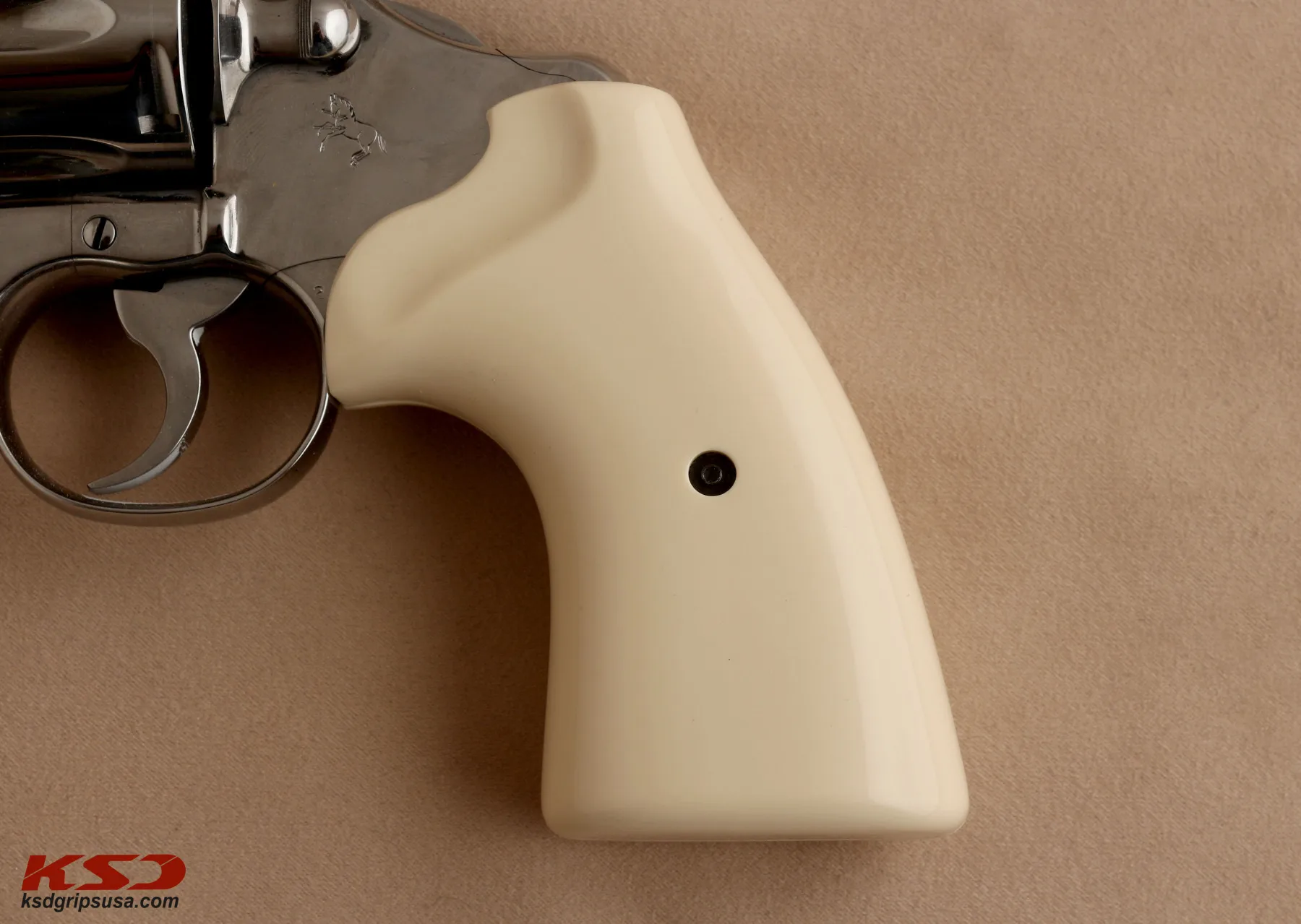

Ksd Colt Python / Officer Model Compatible Ivorly Acrylic Grip for Replacement