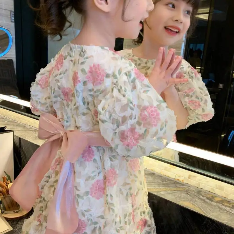 

Girls Summer Dress Quality Pink/ Blue Flower Princess Dress Baby Girl Round Neck Fashion Lady Bow Fairy Children Clothing