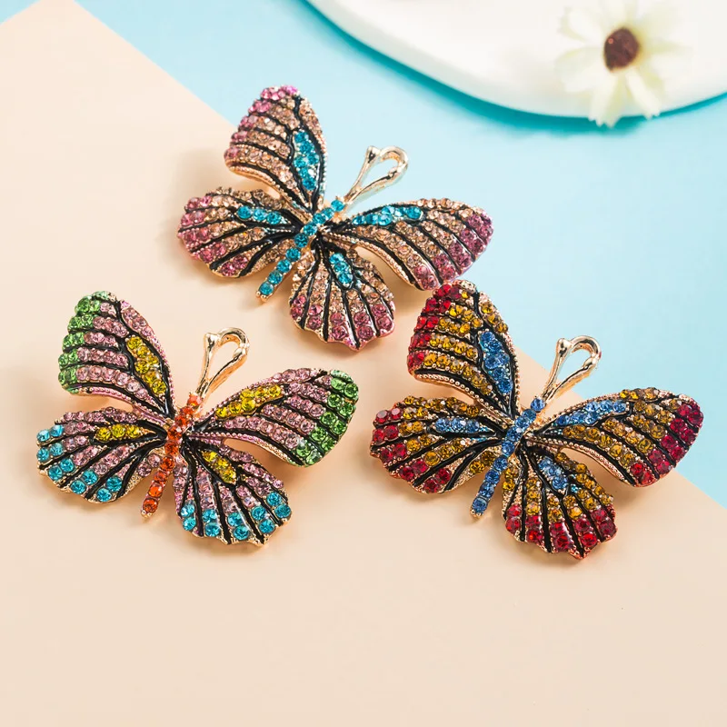 

European and American butterfly brooch senior sense of girls lovely brooch popular corsage dress clothing accessories