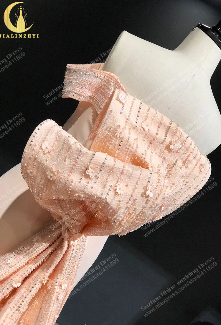 Рисунок 5 - Женское платье с открытыми плечами