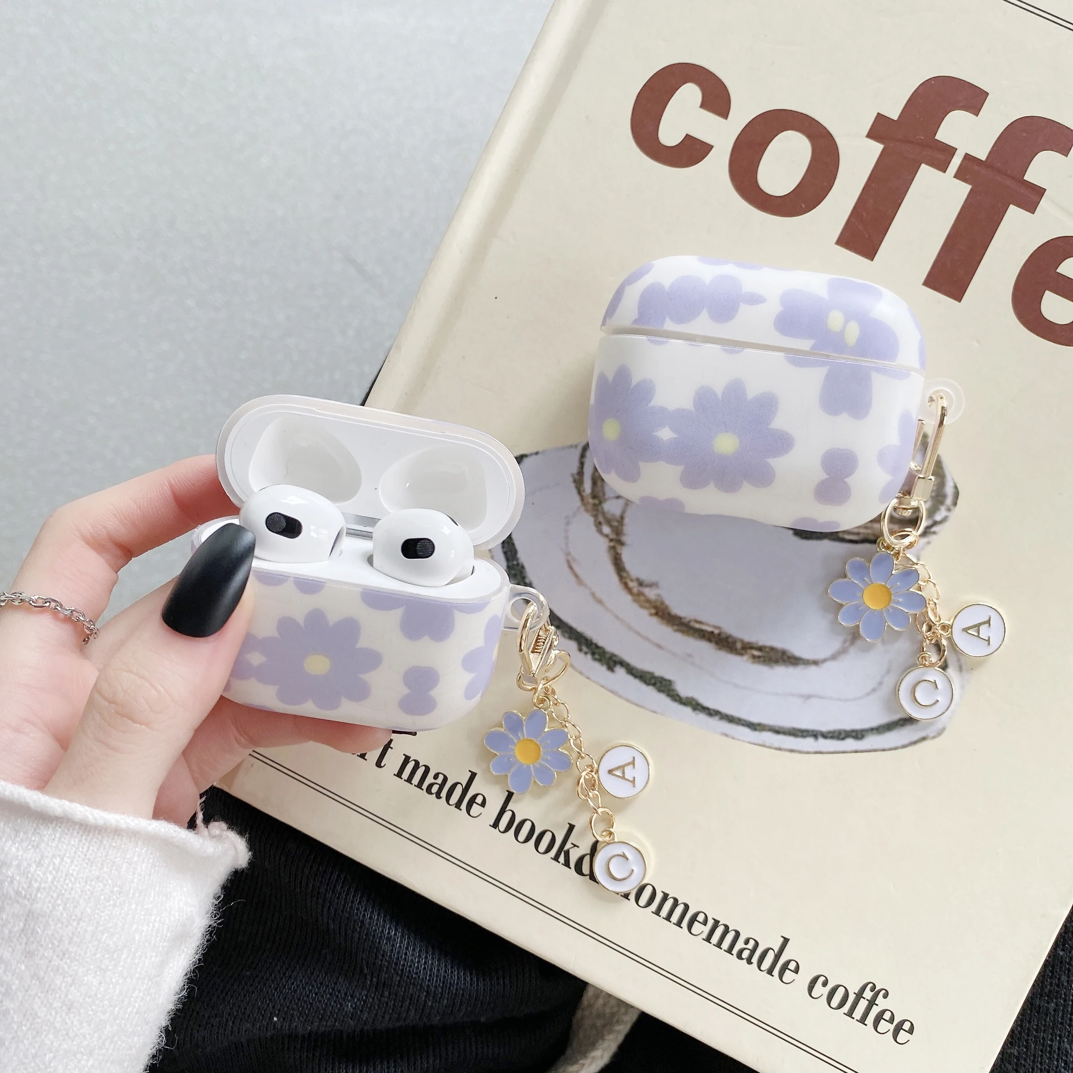 

Cute Korean flower case For apple AirPods 3 Cases airpod 2 / Airpod Pro cover luxury silicone Earphone Case with letter keychain