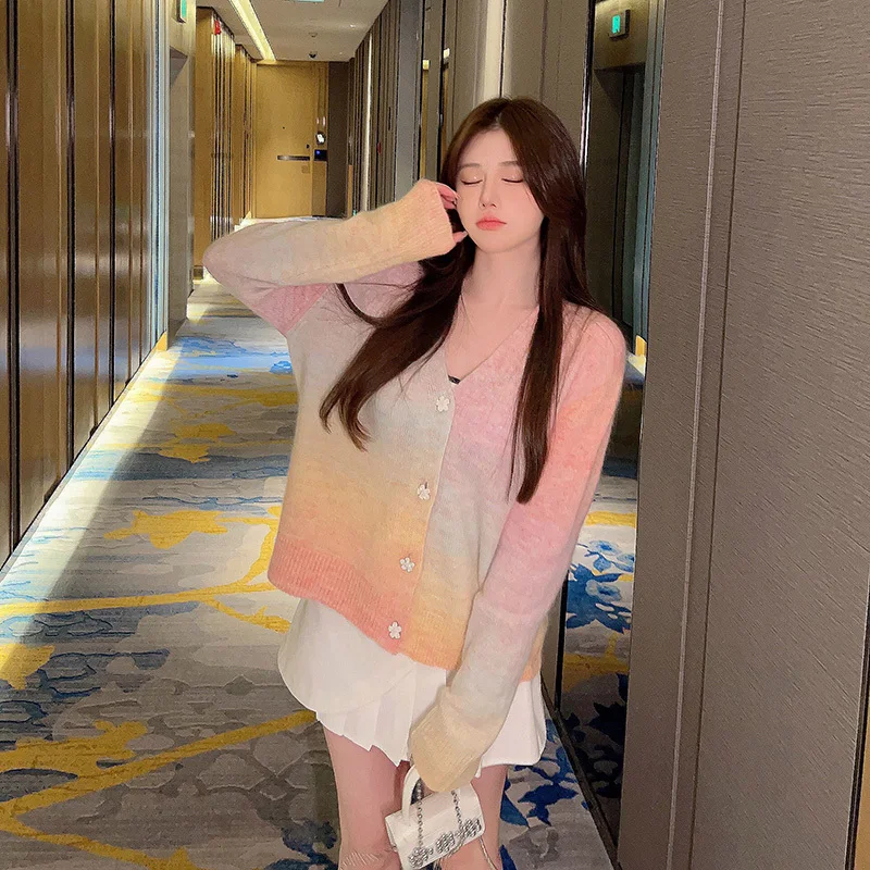 Женский трикотажный кардиган с V-образным вырезом и длинным рукавом