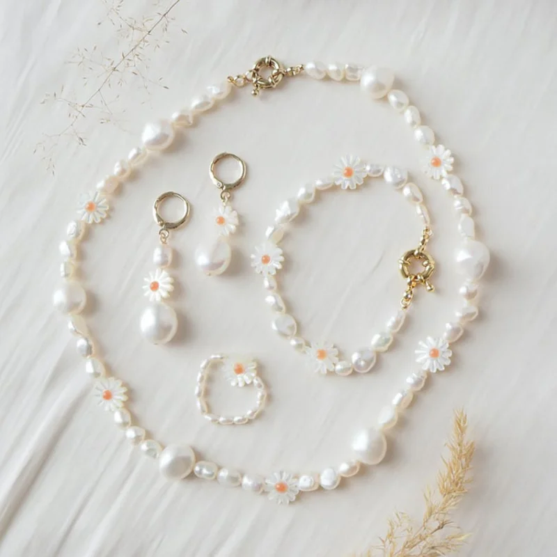 

Minar Sweet Irregular White Shell Daisy Pendant Necklaces Women 14K Gold Plated Copper OT-Clasp Freshwater Pearl Beaded Necklace