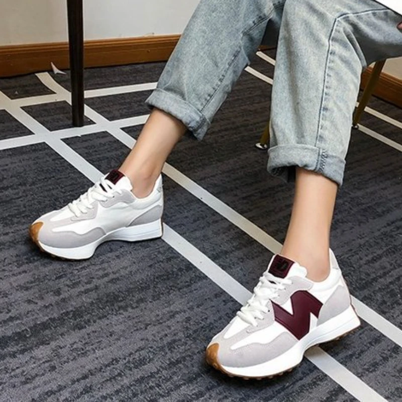 Women Luxury Sports Shoes 2023 Spring Autumn New Air Mesh Color Block Popular Trendy Soft Sole Casual Sneakers