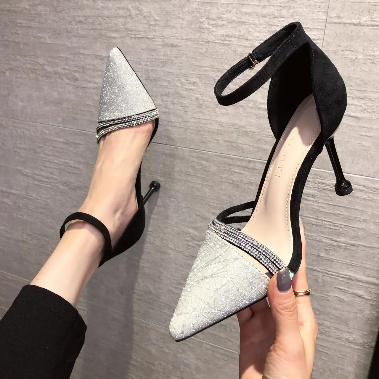 

2022 New Thin Heel Sandals Women's Summer Pointed Toe Women's Shoes Rhinestone High Heels Women's Party Shoes Women J314