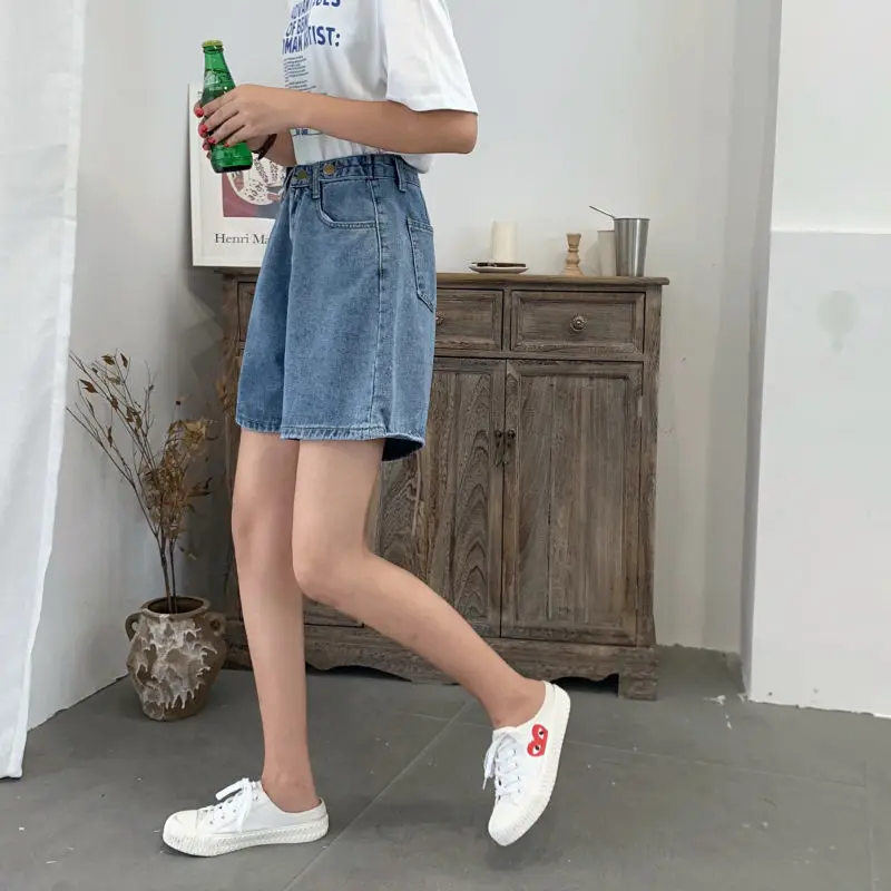 2023 Summer Vintage Women High Waist Button Wigh Leg Knee-Lenght Jeans Shorts Korea Chic Casual Female Loose Blue Denim Shorts