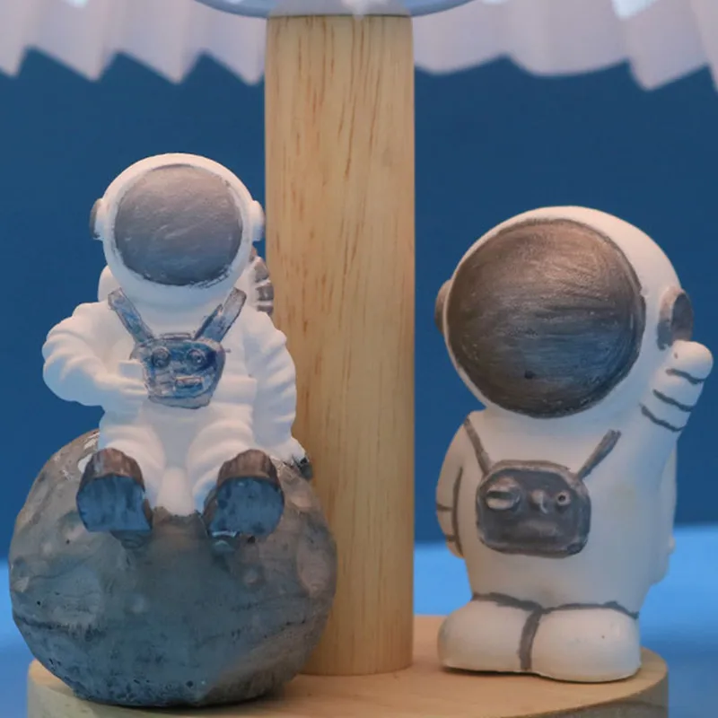 

Cute Astronaut Silicone Mold Moon Astronaut Epoxy Resin Mold DIY Handmade Aromatherapy Candle Making Tool Plaster Craft Gift