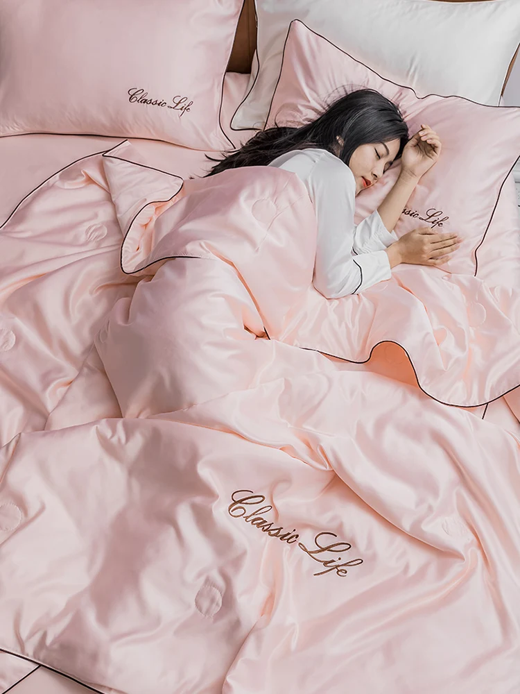 

Home Textiles Pink Gray Green Bedding Set Super Soft Comfortable Luxury Embroidery 100% Cotton and Washed Silk Adult Quilt