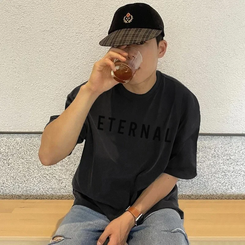 Футболка свободного кроя с коротким рукавом и круглым вырезом