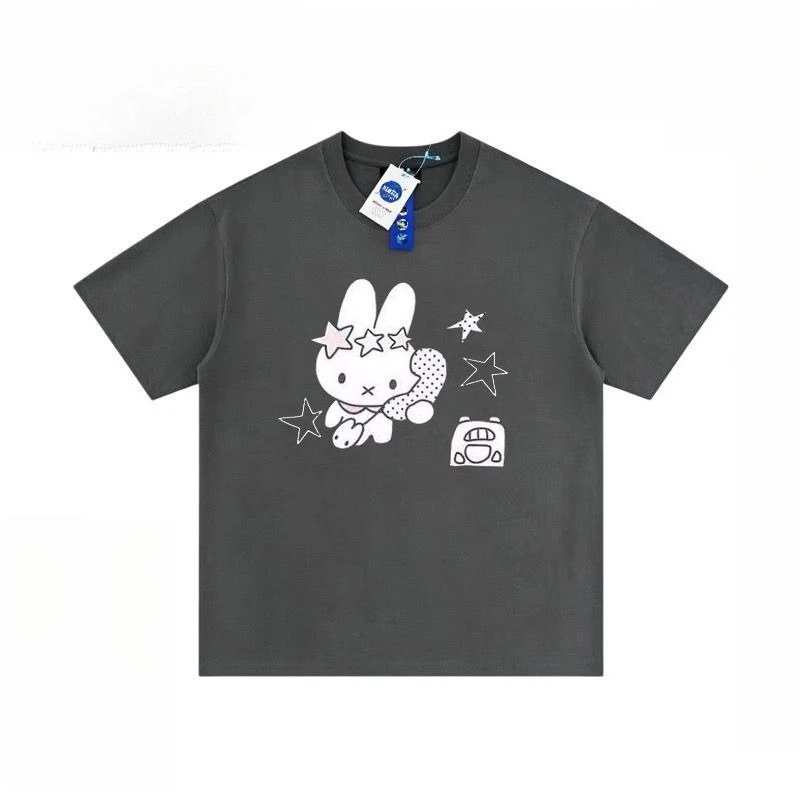 Фото Футболка из чистого хлопка с принтом Miffy в стиле аниме, с короткими рукавами, для мужчин и женщин, свободного кроя, для студентов, парная одежда, топы с короткими рукавами №5