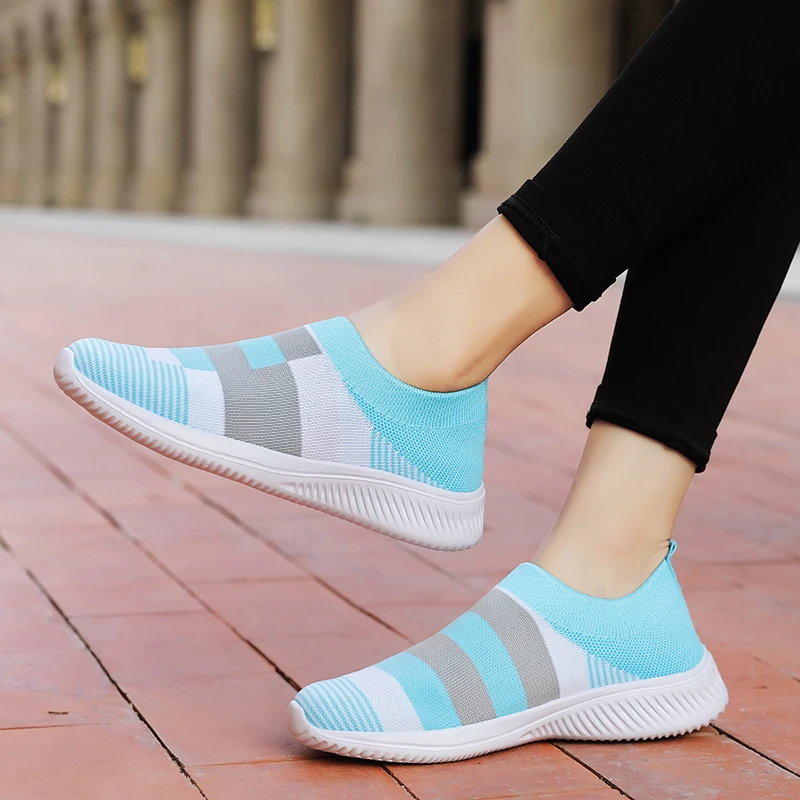 Women's Walking Shoes Fashion Slip-on Lightweight Breathable Sneakers Geometric Plaid Checkered Casual Shoes