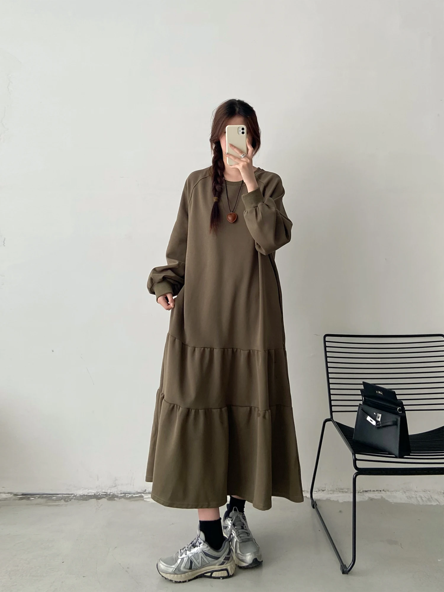 Элегантное простое однотонное платье женское осеннее новое больших размеров для