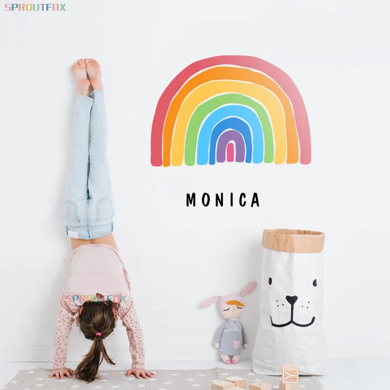 Красочные большие радужные пользовательские наклейки Nusery с именем ребенка