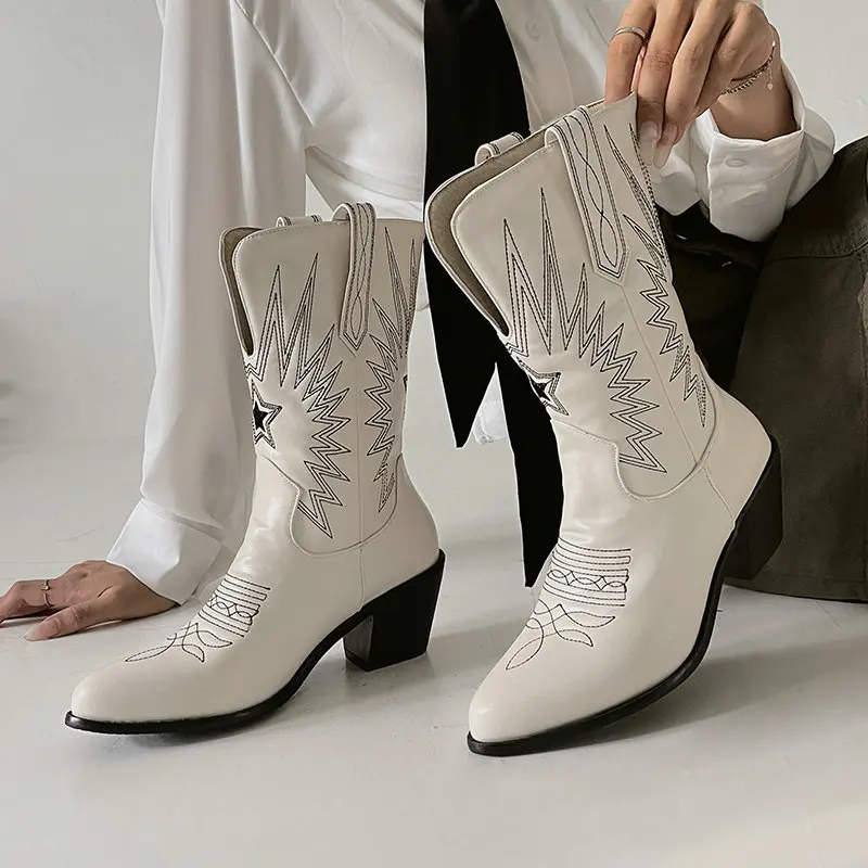 Ботинки женские в европейском стиле Этническая вышивка V-образный вырез