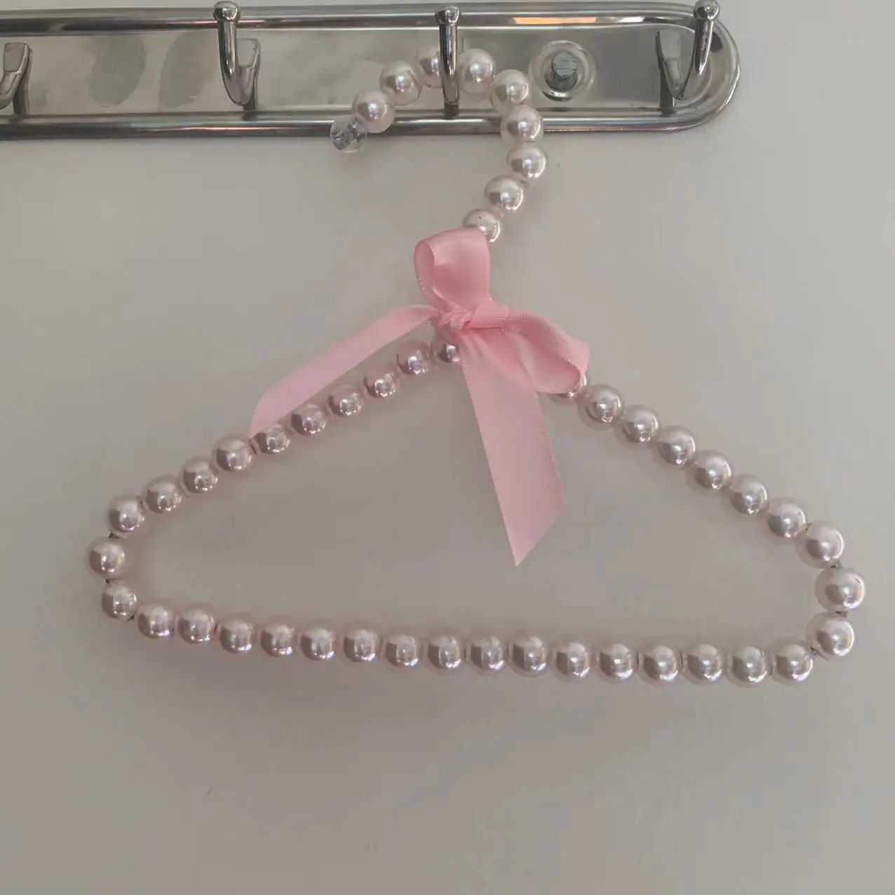 Вешалка с жемчугом в форме сердца для собак и девушек вешалка одежды кошек товары