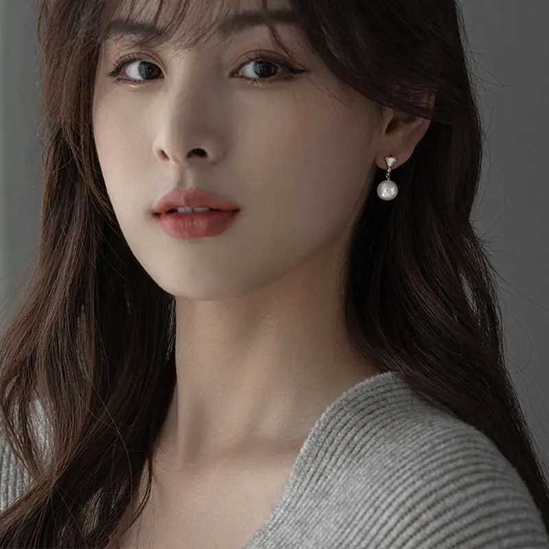 

2022 New Pearl Earrings Women's Niche Design High Quality Earrings High Quality Bride Attends Banquet Luxury Jewelry Earrings