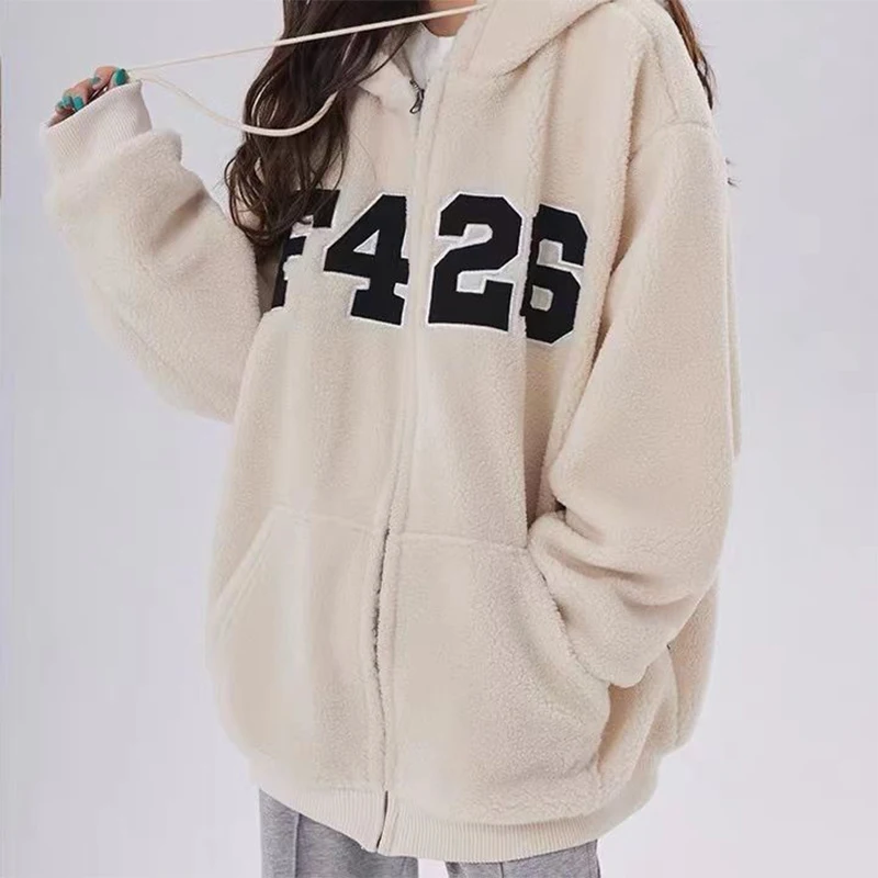 Женская кожаная куртка-бомбер большого размера с длинным рукавом и надписью |