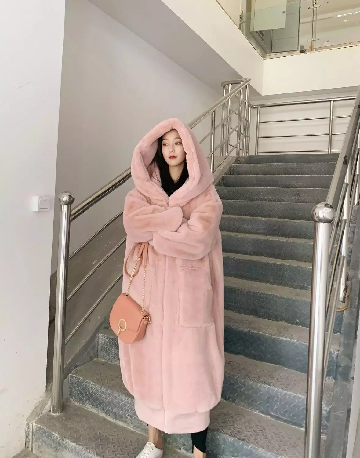 New in Winter Faux Fur Coat Women 2020 Casual Luxury Long Loose Hooded Mane Fur Jacket Female Thick Warm Plush Outwear y2k vesti