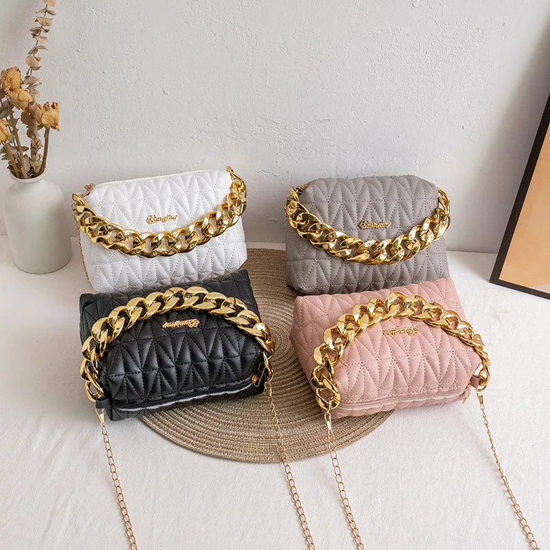 

Women Bag Chain Handbag Solid Color New Fashion Shoulder Messenger Crossbody Bag Retro Diamond Small Square Bag Purse