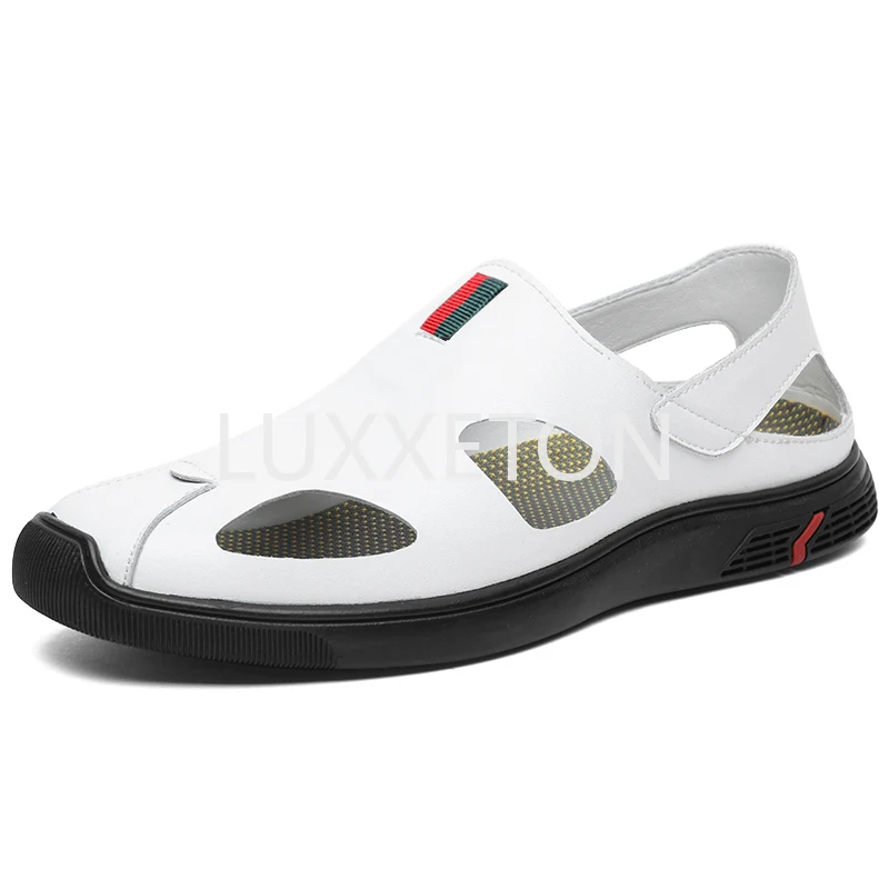 

2023 Summer New Round Head Men's Fashion Hole Sandals Wearing Comfortable Casual Beach Shoes Lightweight and Breathable Sandals