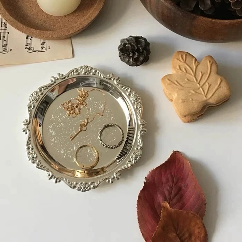 

Round Metal Tray Fruit Cake Dessert Tray Jewelry Dish Earrings Necklace Ring Storage Plates Display Bowl Decoration Sauce Dish