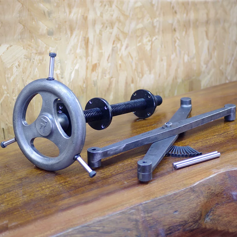 Верстак T.DEER roubo: тиски LV-X + LV4530BW с большим маховиком