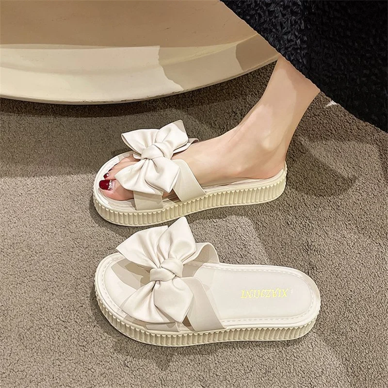

2023 Bowknot One Word Women's Slippers Summer Korean Thick Bottom Outdoor Sandals Round Toe Lazy Slippers for Women New Shoes
