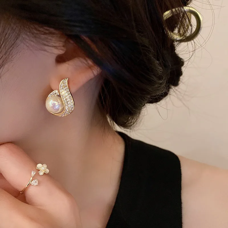 

Новые свадебные серьги для женщин, роскошные капли воды, кубический цирконий, модный дизайн, свадебные ювелирные изделия, оптовая продажа