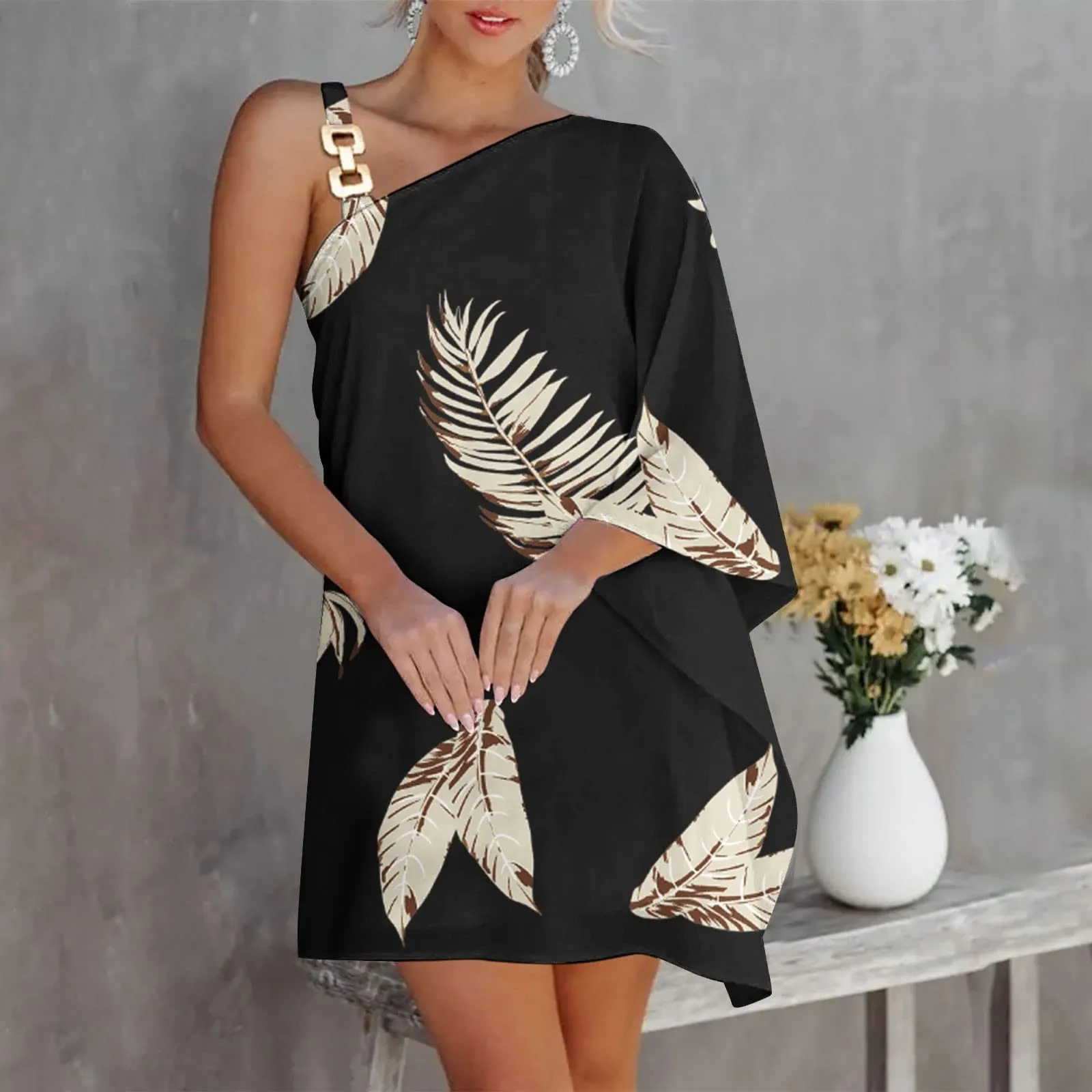 

Женское летнее мини-платье на одно плечо, с рукавом «летучая мышь»