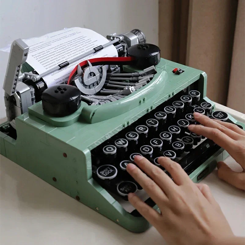 

New 2078pcs Retro Typewriter Building Blocks Keyboard MOC 21327 Set Toys Bricks Writing Machine For Kids High-Tech Ideas Gift