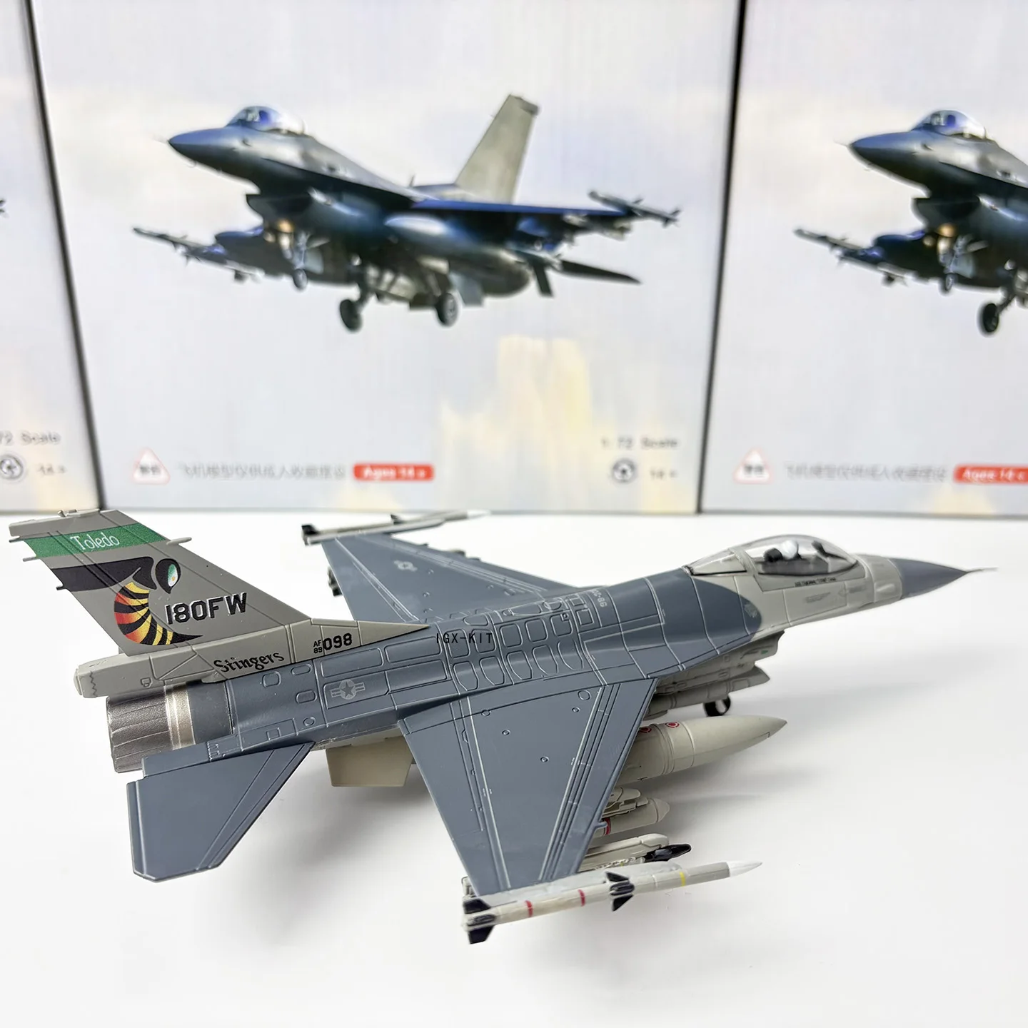 Масштабная модель военного самолета F-16C ВВС США, 172, истребитель эскадрильи Stinger, готовая коллекционная модель из литого металла, украшение (art.: 3920dac4e158f) - 3920dac4e158f