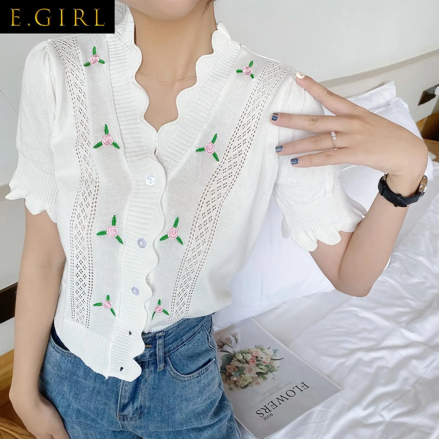 Make firm offers the new fashion show thin lace collar short sleeve short unlined upper garment to coat a T-shirt