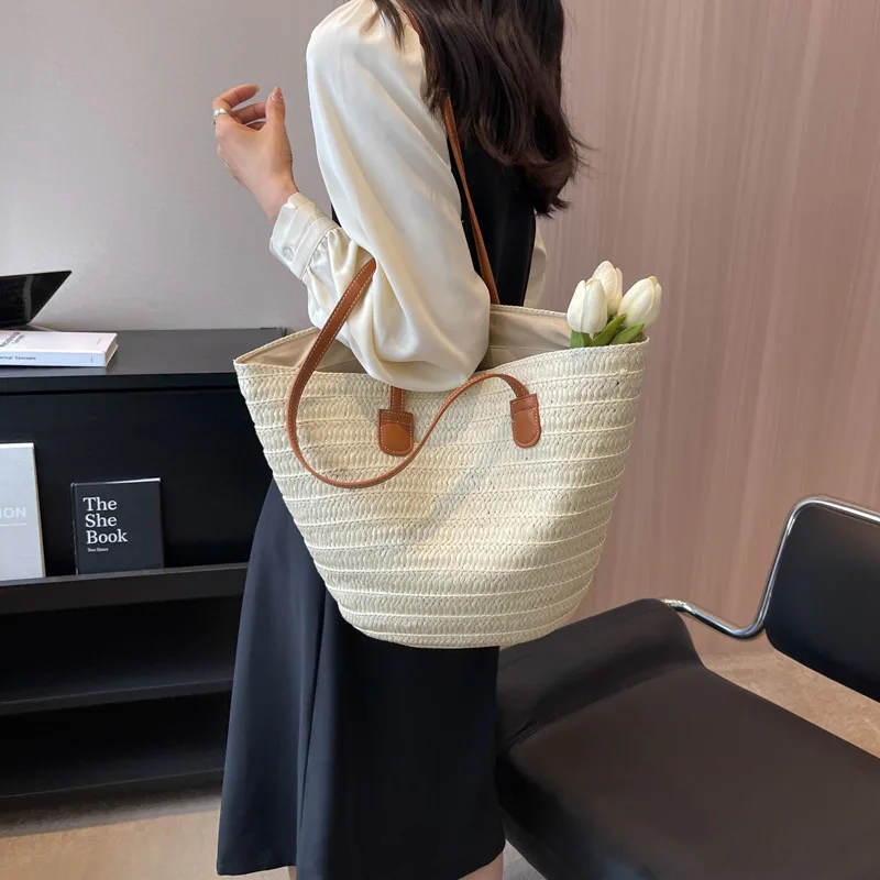 

2023 NEW Design For Autumn And Winter Hand-woven Large Capacity Women Bag Vegetable Basket Wind Straw Woven Tote Bag Beach Bag
