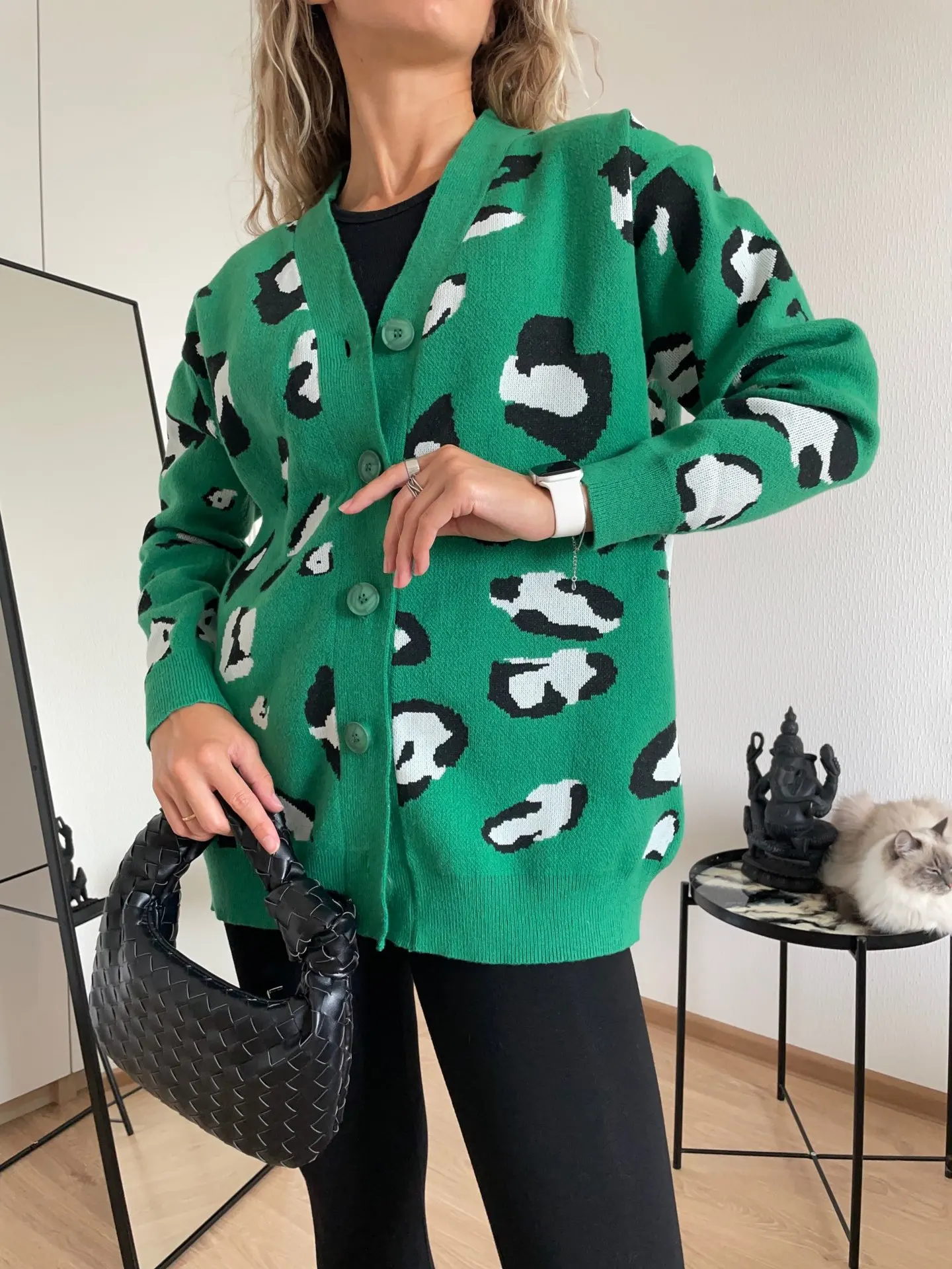 

Leopard Print Knitted Cardigan Winter Long Sleeve Warm Sweater Loose Streetweat Women Casual Sweater Fashion Female Clothing