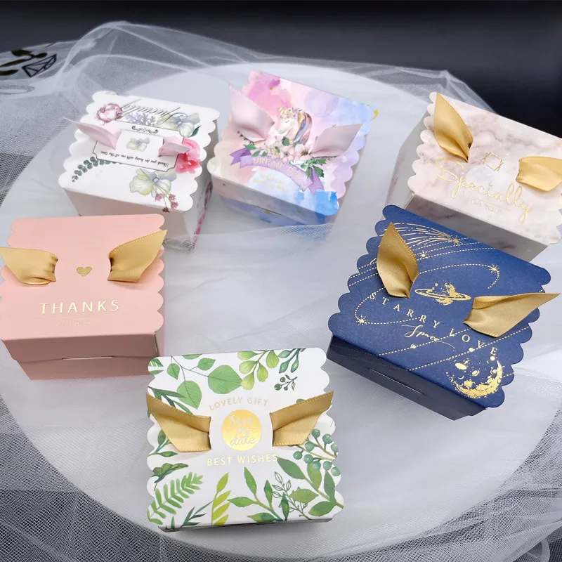 

20/50pcs European Square Shape Green Forest Style Candy Dragee Box Wedding Favors Bomboniere Paper Thanks Gift Box Chocolate Box
