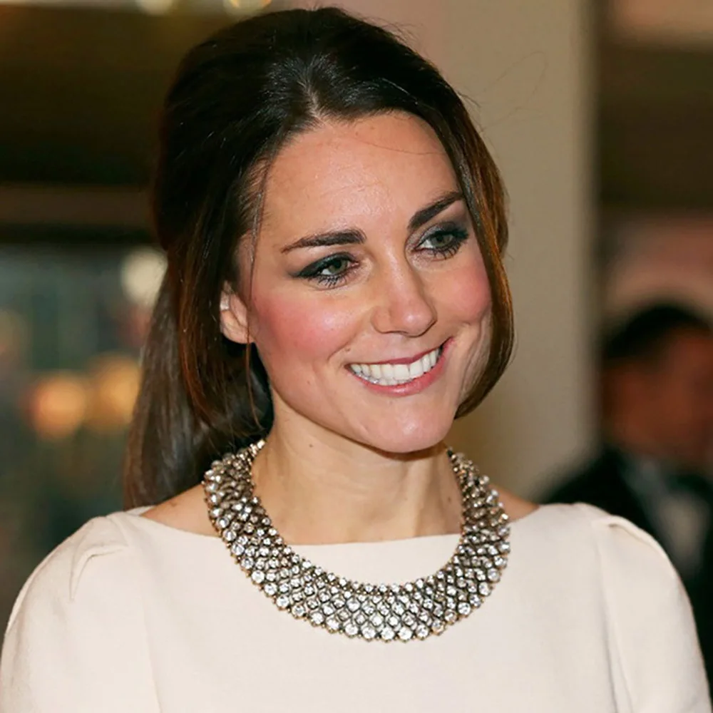 Уникальное многочисленное ожерелье Kate в том же стиле с кристаллами и видами цепи