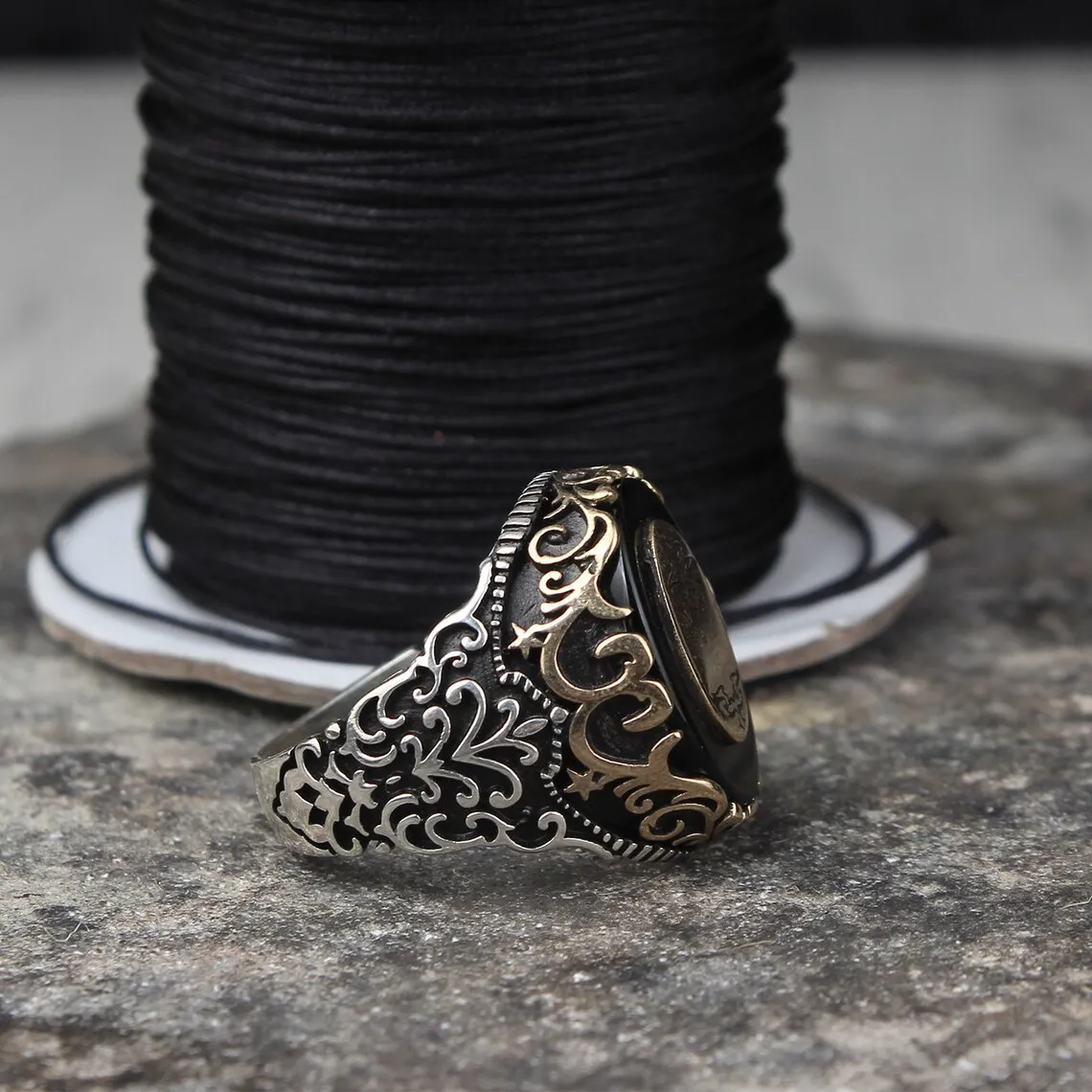 Модное легкое роскошное кольцо в стиле ретро с инкрустацией черным цирконом