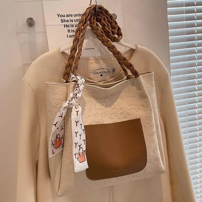 2022 New Summer Ladies Fashion Shoulder Tote Bag Simple Sweet Casual Large Capacity All-match Handbag