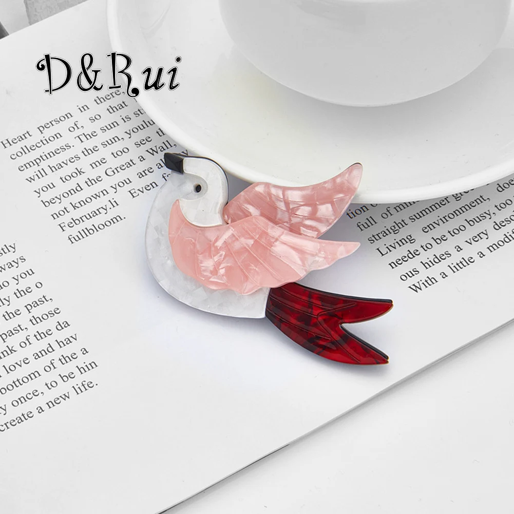 

D&Rui Lovely Pink Winged Bird Brooches Aesthetic Animal Accessories Fashion Acrylic Lapel Pins Stylish Casual Women Brooch