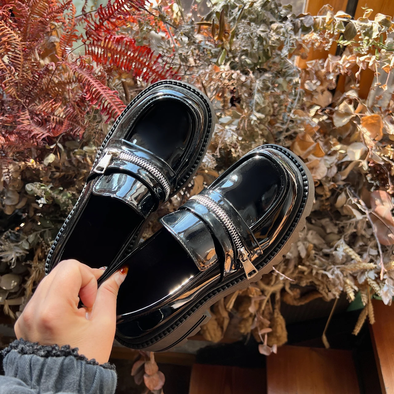 

Retro Woman Shoes Casual Female Sneakers Flats Oxfords Shallow Mouth Loafers With Fur British Style Square Toe Clogs Platform Su