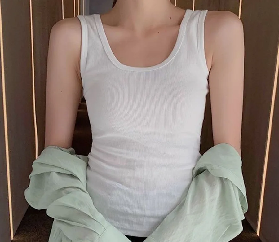 

LWbixin09 Fashionable Embroidered Tank Top in Solid Colors