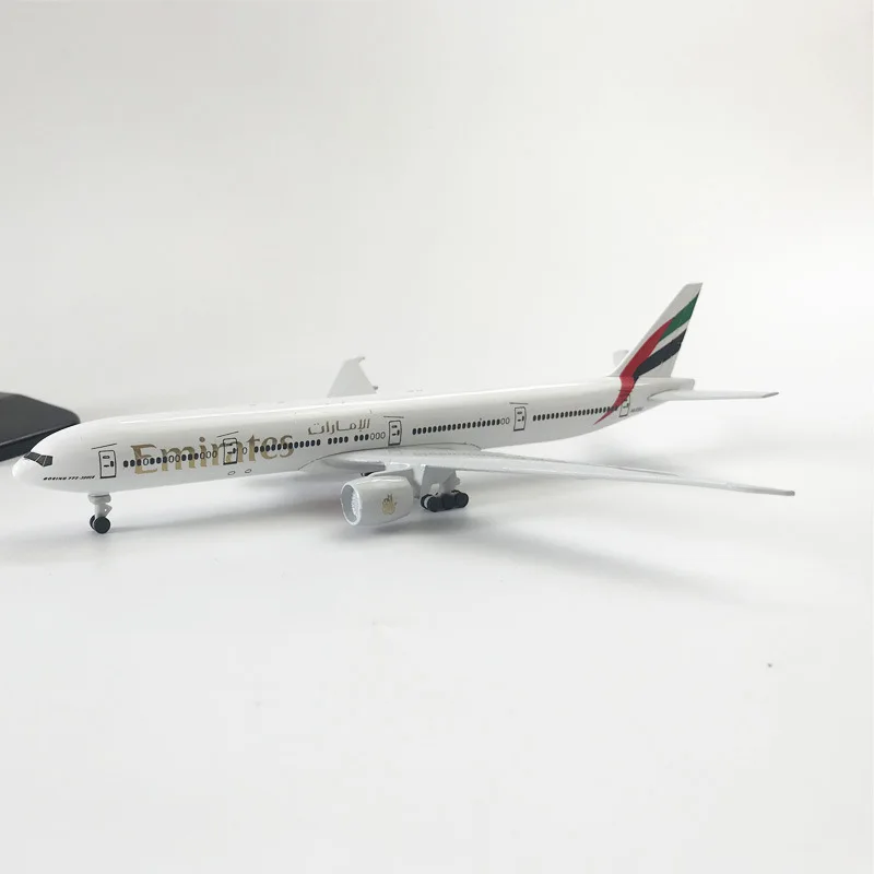 Фото 20 см B777 UAE Emirates Airlines Модель Boeing 777 Airlines Металлическая копия самолета из сплава Материал 1:400 Авиационная форма Подарочная серия №3