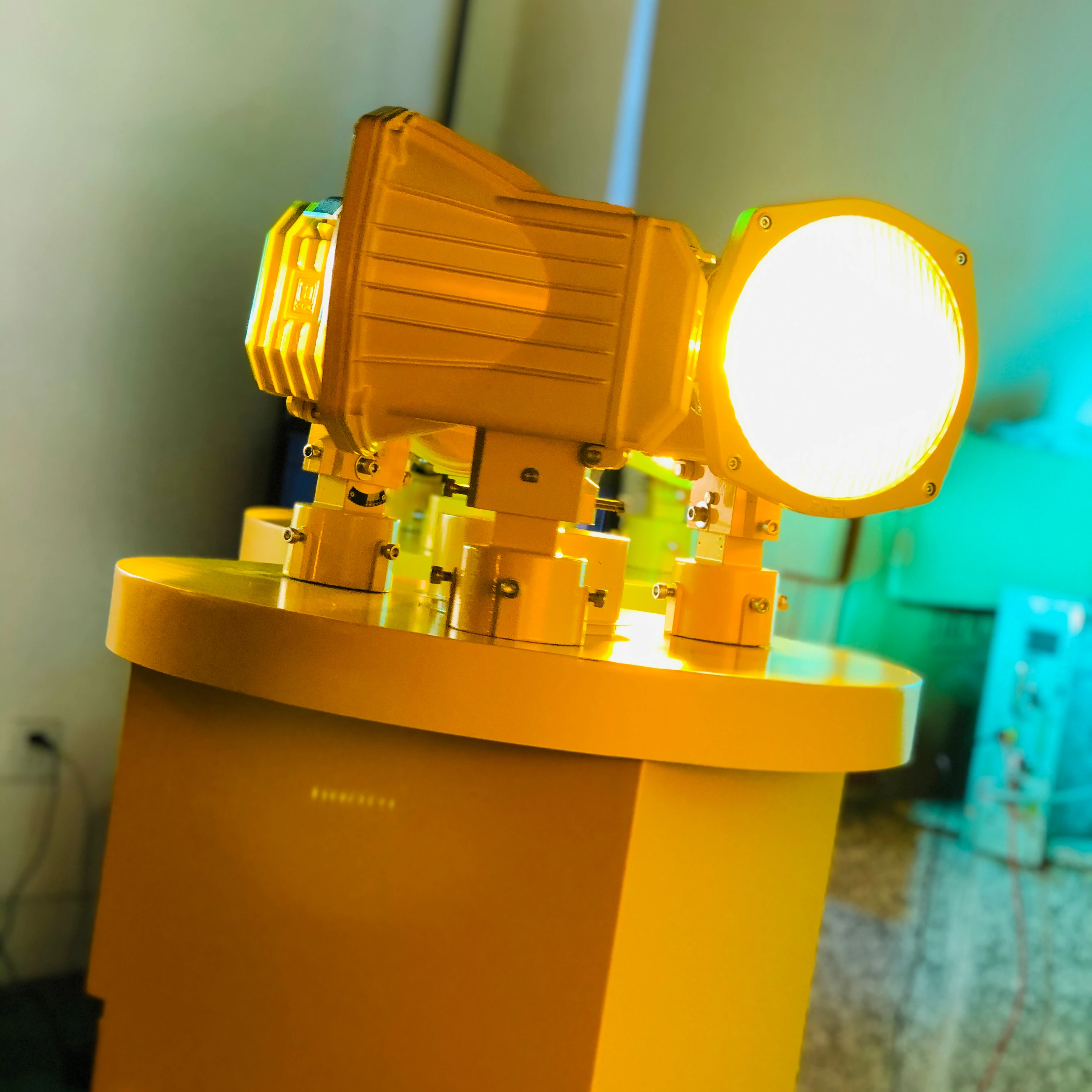 

Identification Heliport Beacon, L801 L802 Alternate white green yellow rotating airport beacon